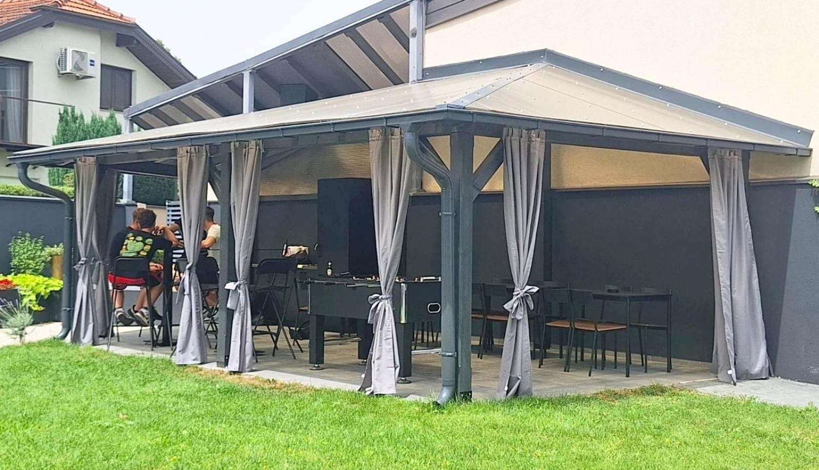 Arcobaleno Apartments & Rooms Varazdin Bagian luar foto